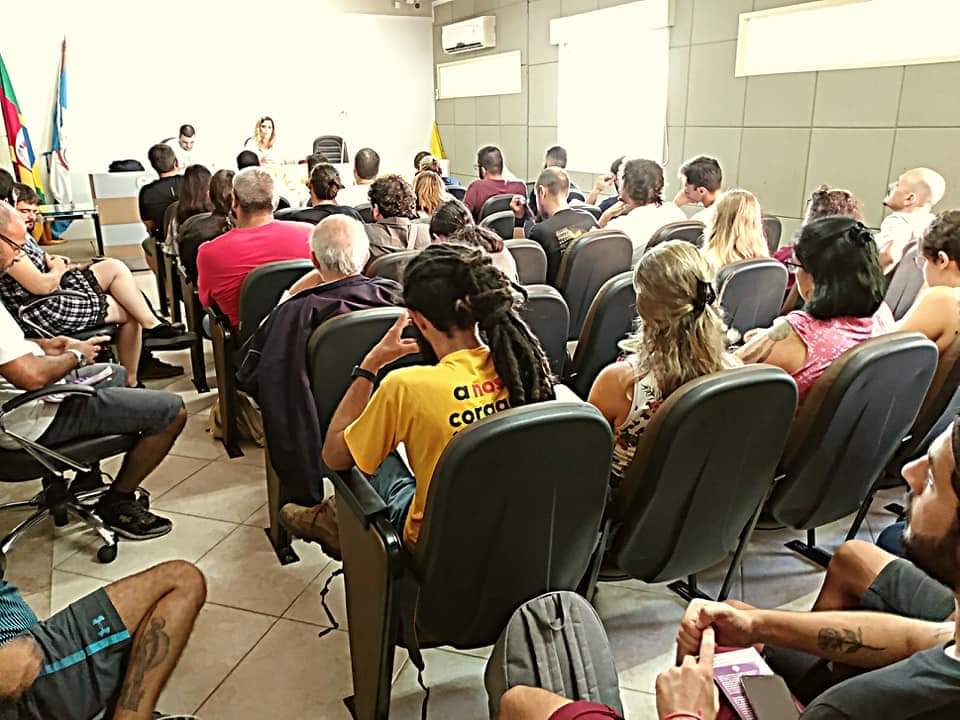 Militância lota plenarinho em plenária do PSOL Pelotas